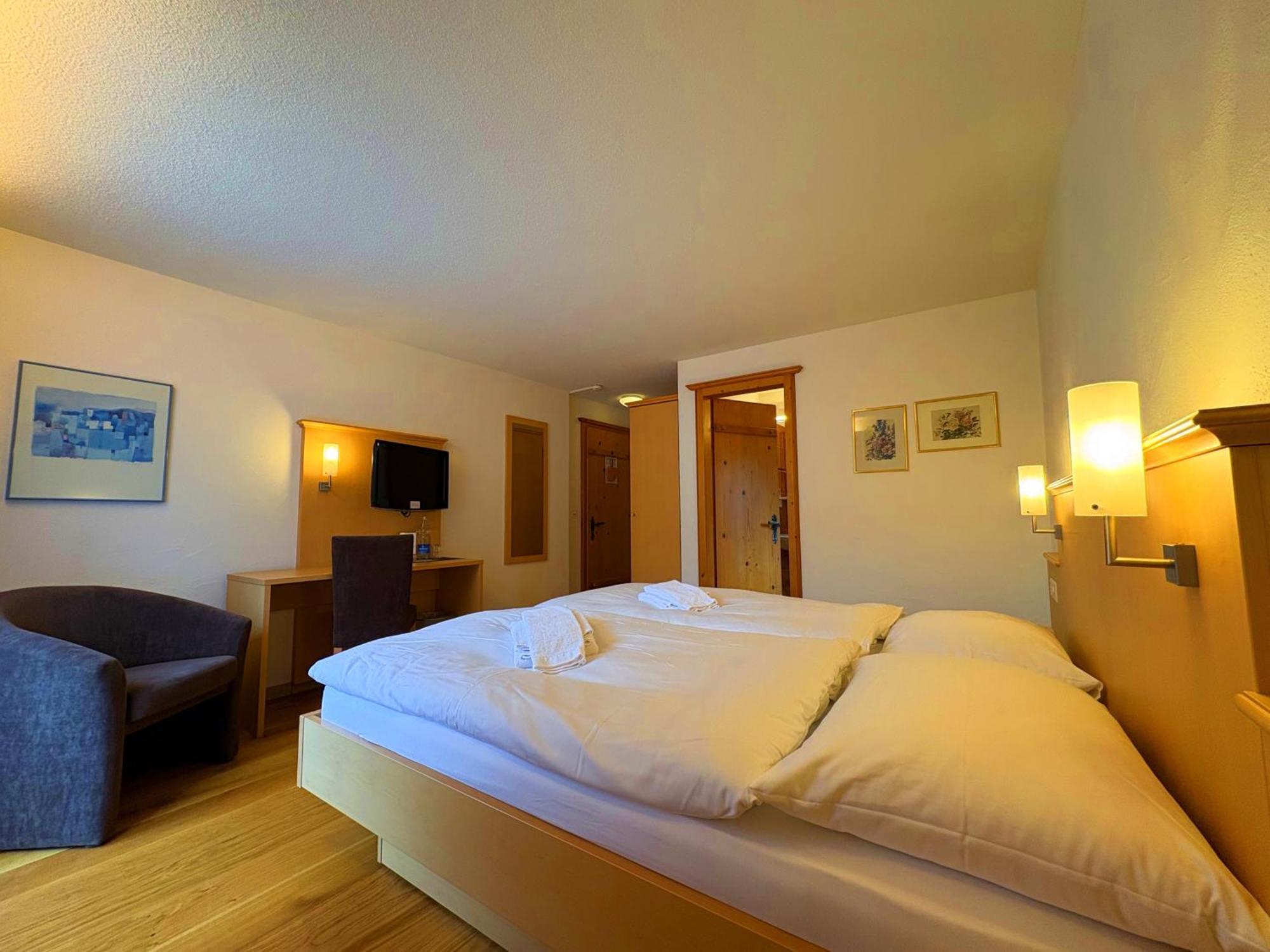 Madrisa Lodge โคลสเตอร์ ภายนอก รูปภาพ